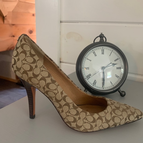 Coach heels - Picture 1 of 3